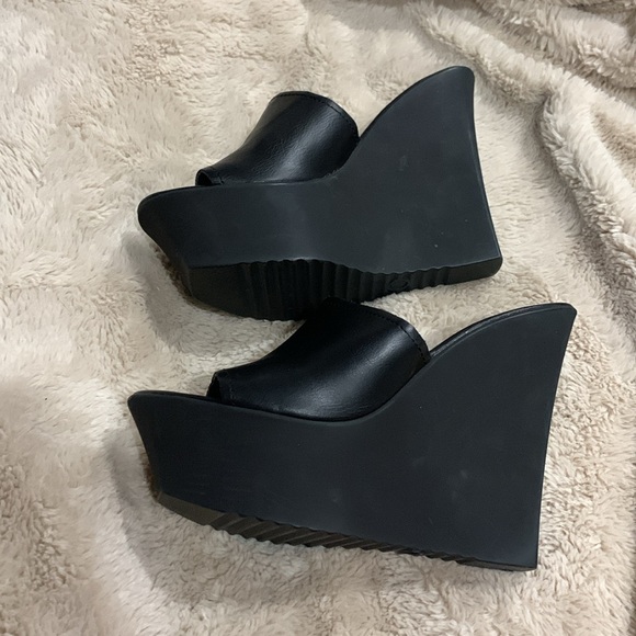 Mossimo Women's Black Platform Peep Toe Y2K Wedge Sandals - Picture 3 of 5